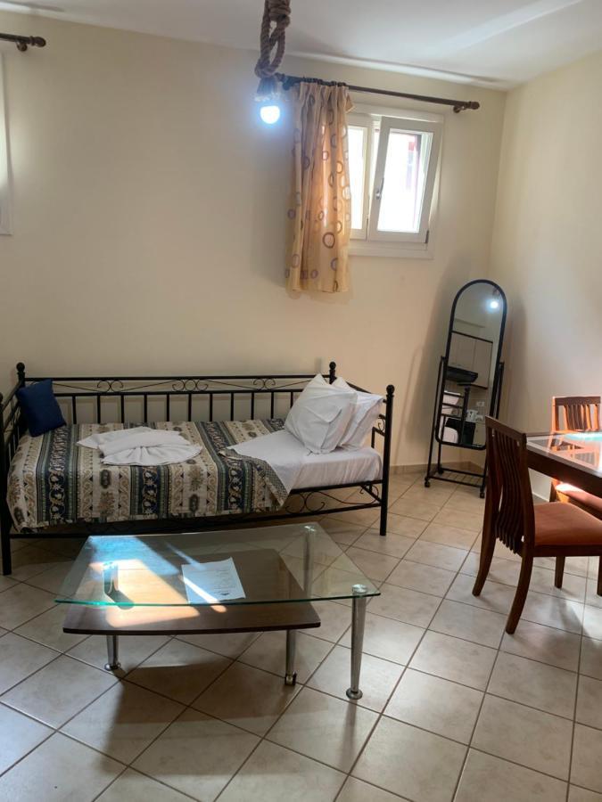 Naxos City Little Yard Studios & Apartments #4 מראה חיצוני תמונה